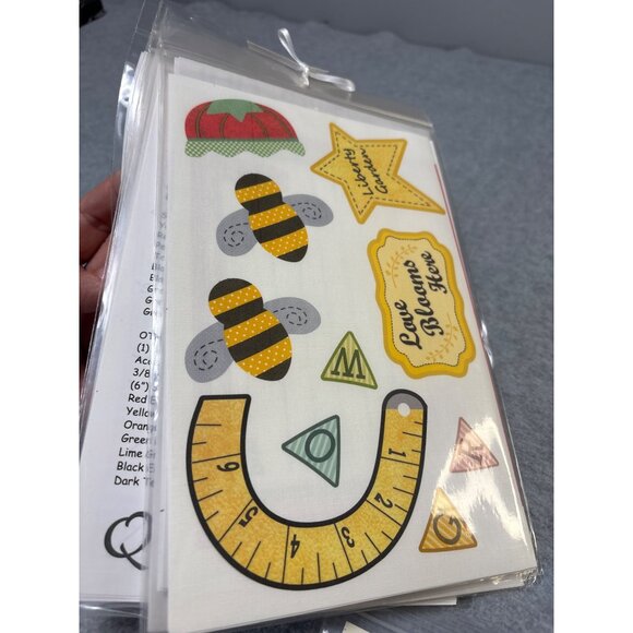 Sprinkled with Love Quilt Set of 7 Block Patterns by The Quilt Company Button Em - Picture 12 of 13